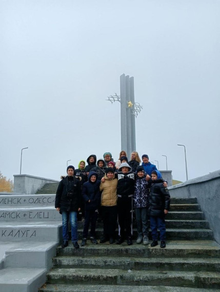 Обучающиеся 6б, 7б и 8в классов посетили парк Победы в г. Саратов.